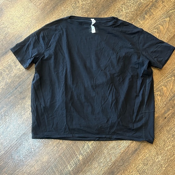 lululemon athletica Tops - lululemon athletica Black Short Sleeve Crew Tee